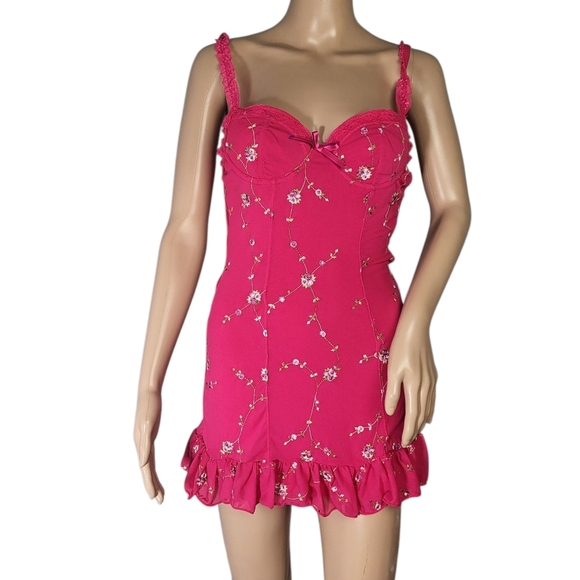 Sugar Thrillz Pink Floral Embroidered Babydoll Dress Size XS - Picture 2 of 4